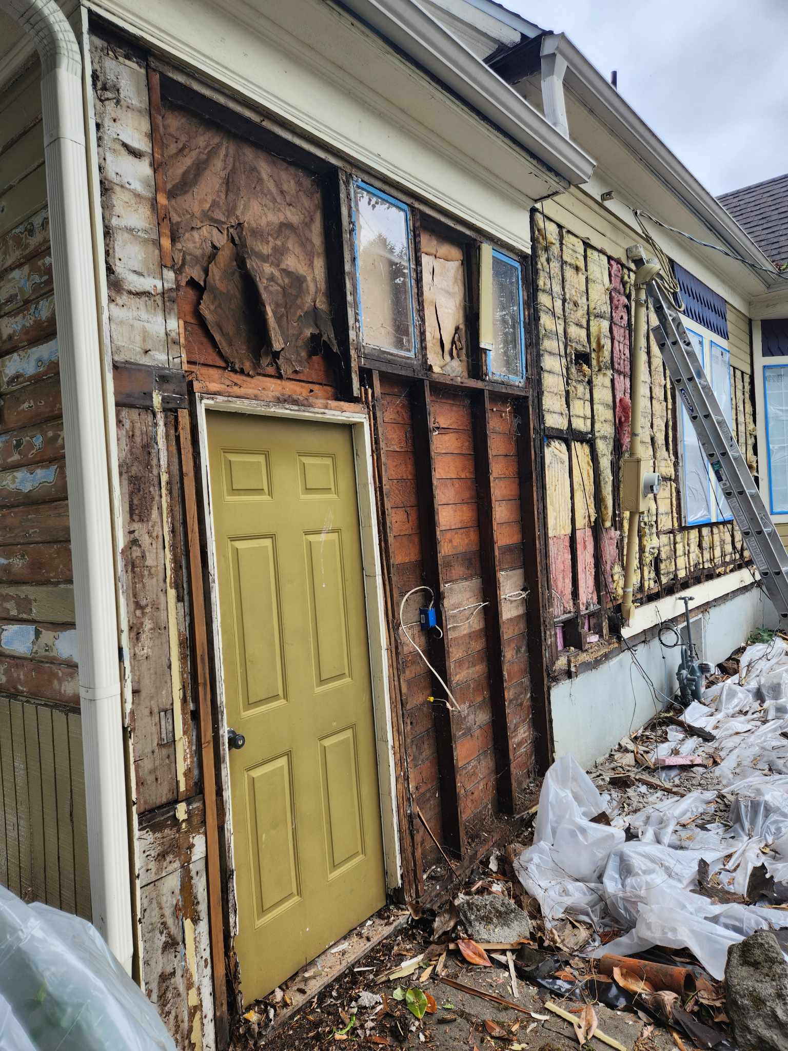 PAINTING EXTERIOR SERVICE